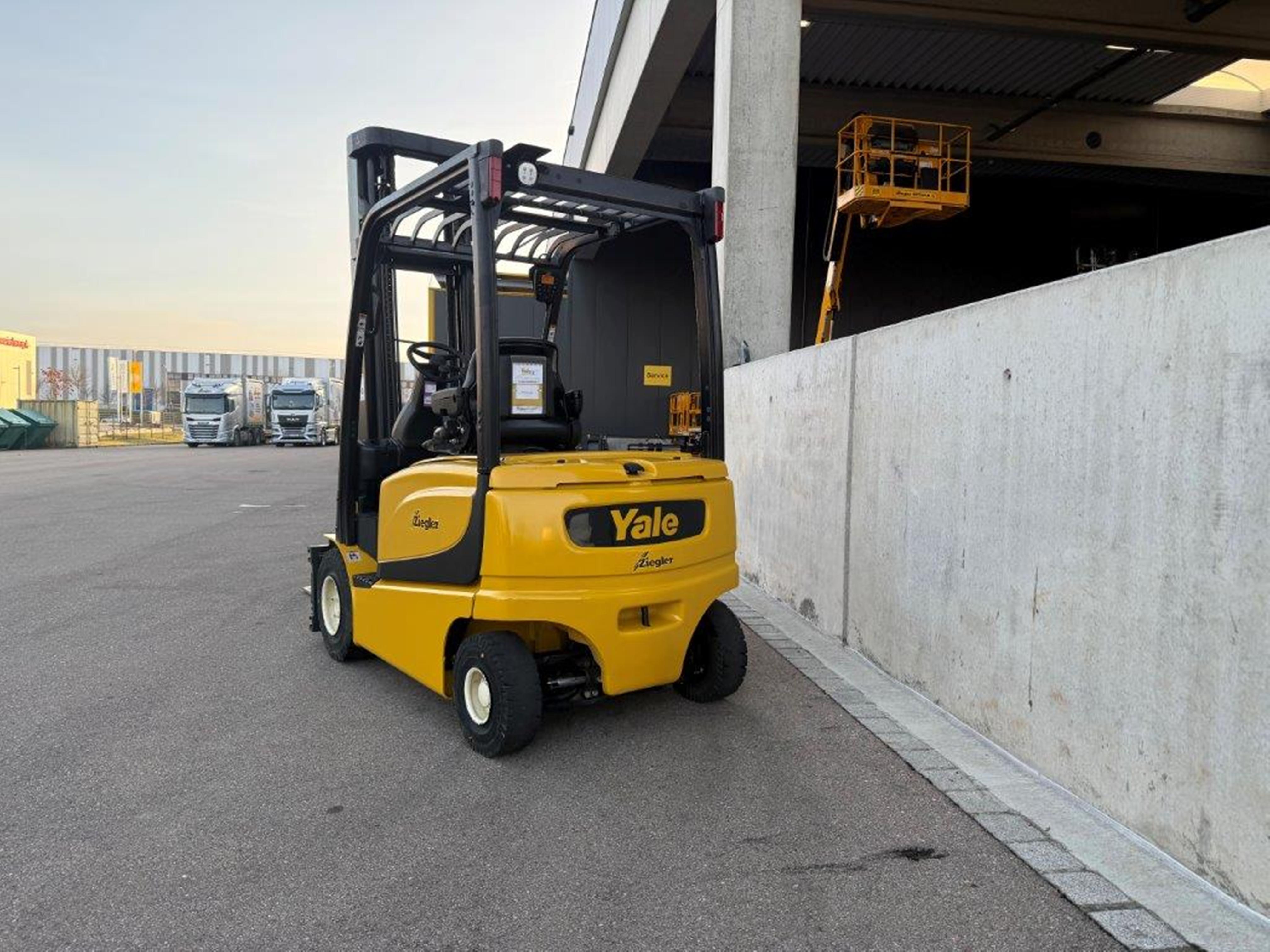 Yale ERP25VL Elektro 4 Rad-Stapler – Nr. G008025 – Bild 2