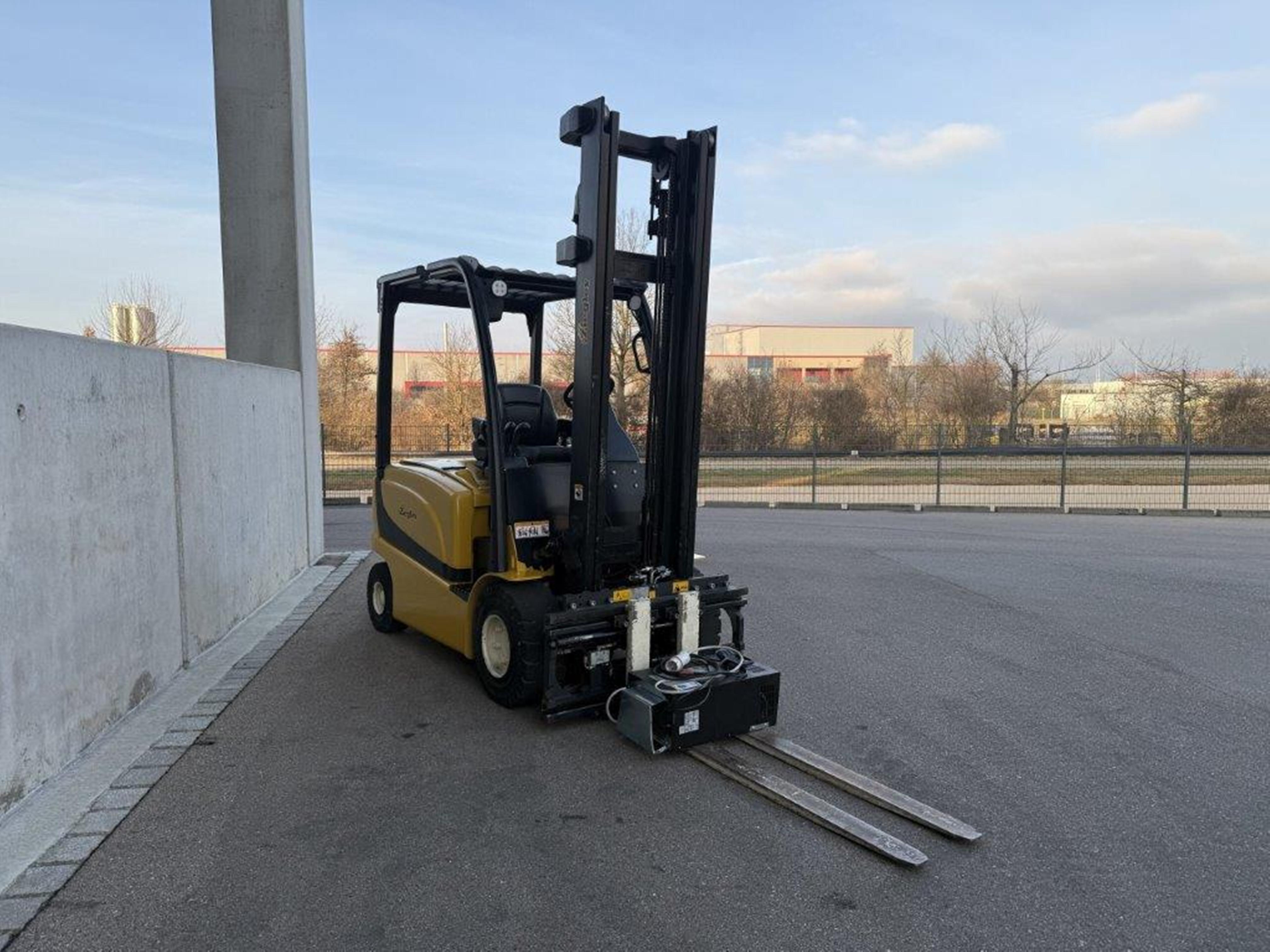 Yale ERP25VL Elektro 4 Rad-Stapler – Nr. G008025 – Bild 3