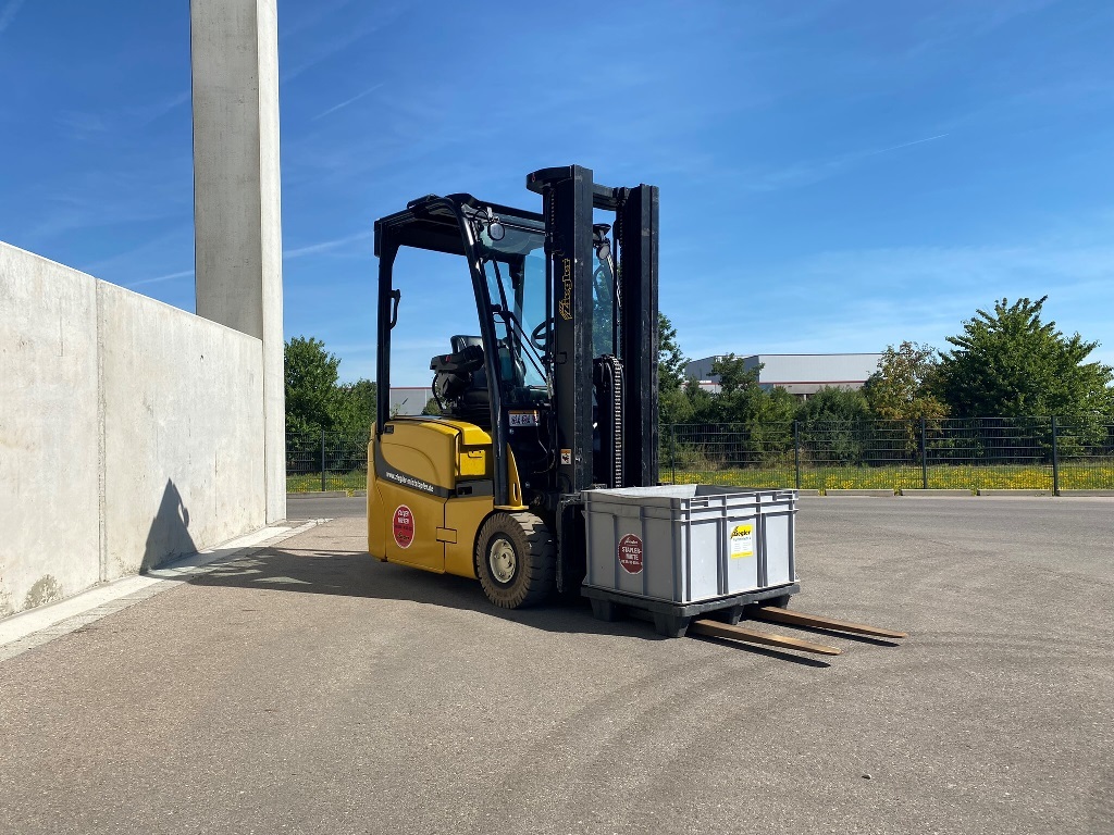 Yale ERP15VTSWB Elektro 3 Rad-Stapler – Nr. G008055 – Bild 2