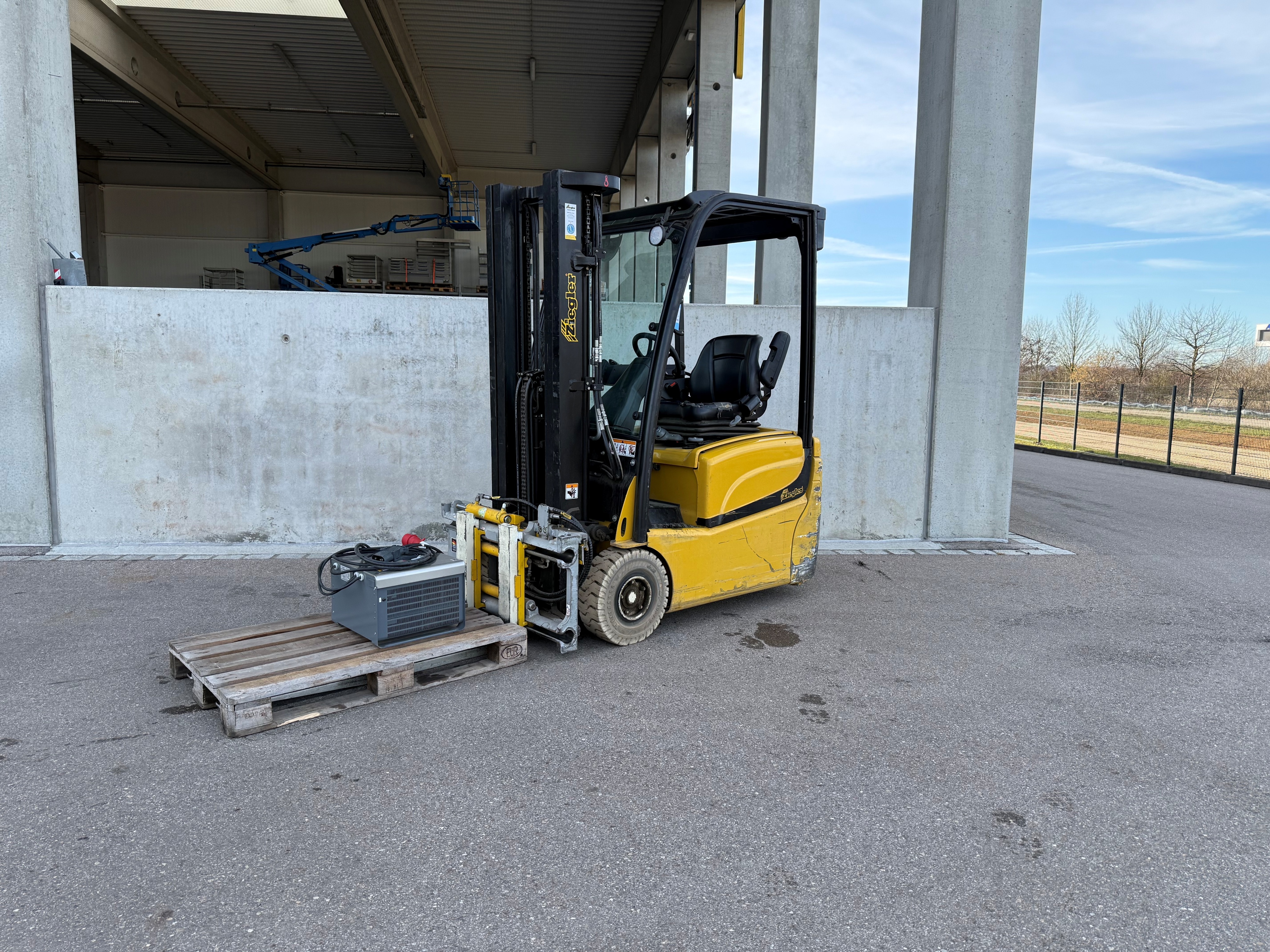 Yale ERP16VTSWB Elektro 3 Rad-Stapler – Nr. G008717