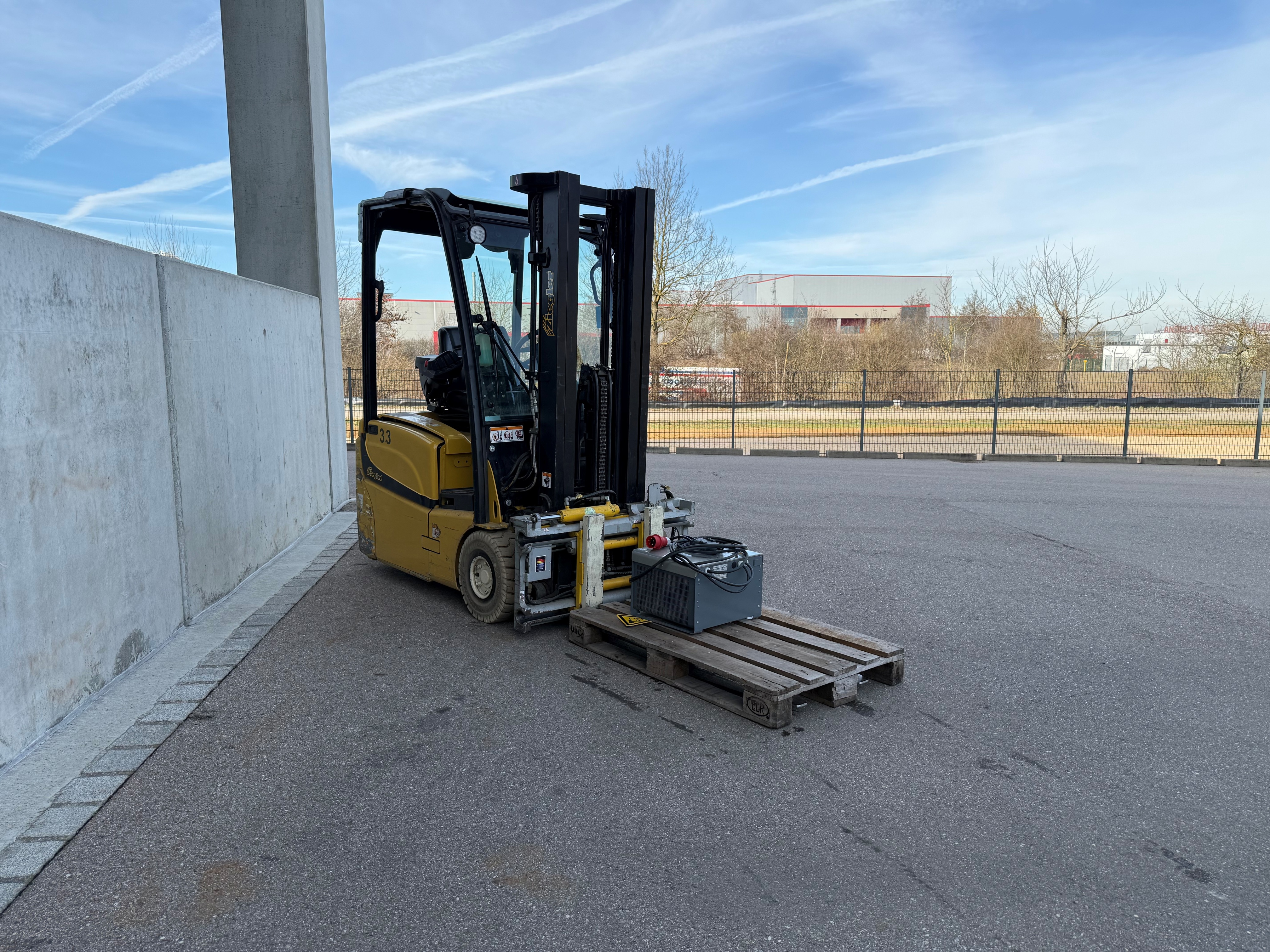 Yale ERP16VTSWB Elektro 3 Rad-Stapler – Nr. G008717 – Bild 2