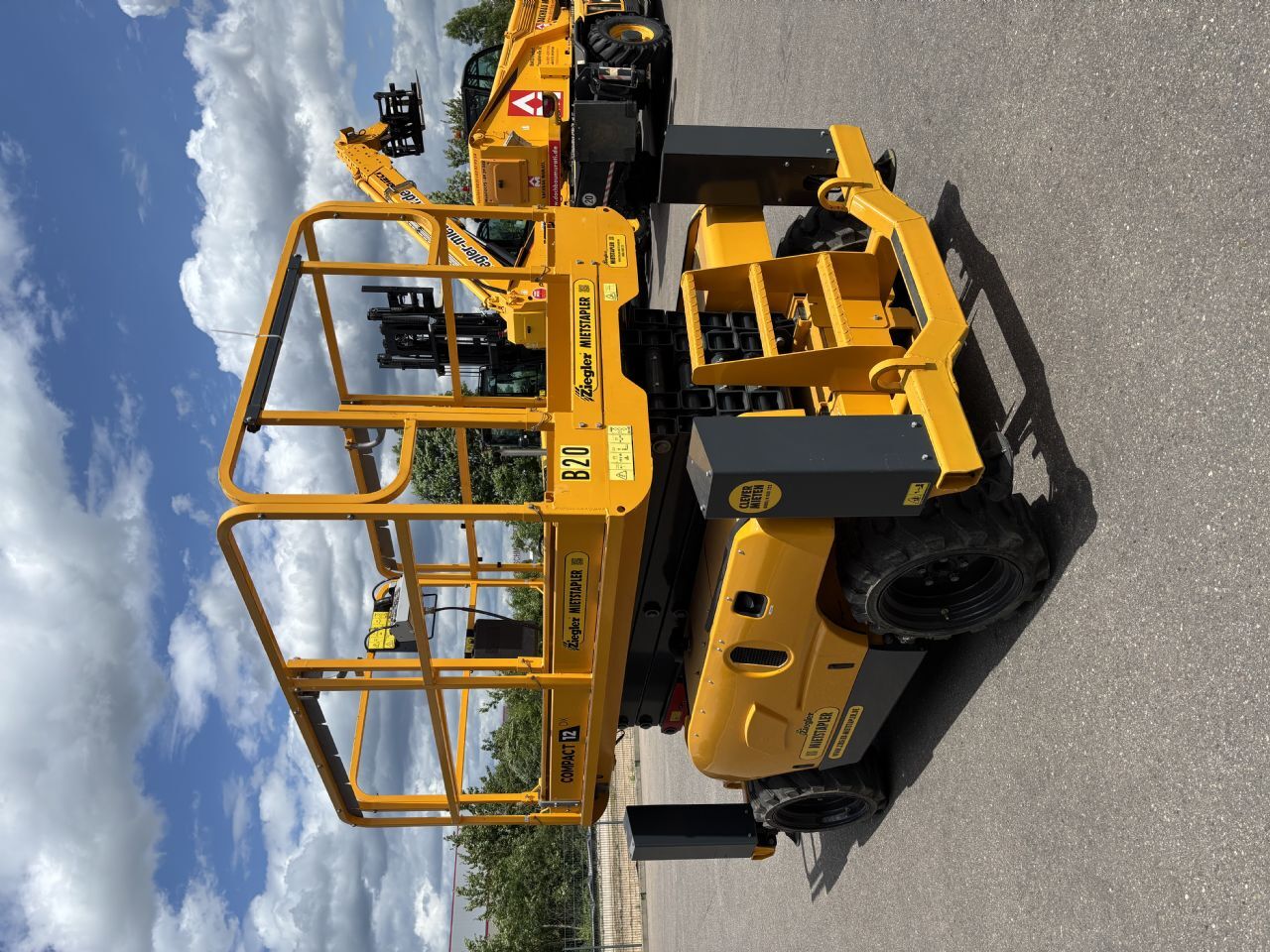 Haulotte Compact 12 DX Scherenarbeitsbühne – Nr. G009365 – Bild 2