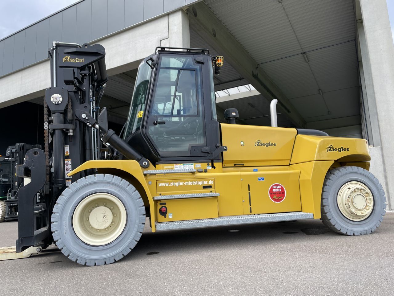 Yale GDP160EF-12 Dieselstapler – Nr. G009667 – Bild 2