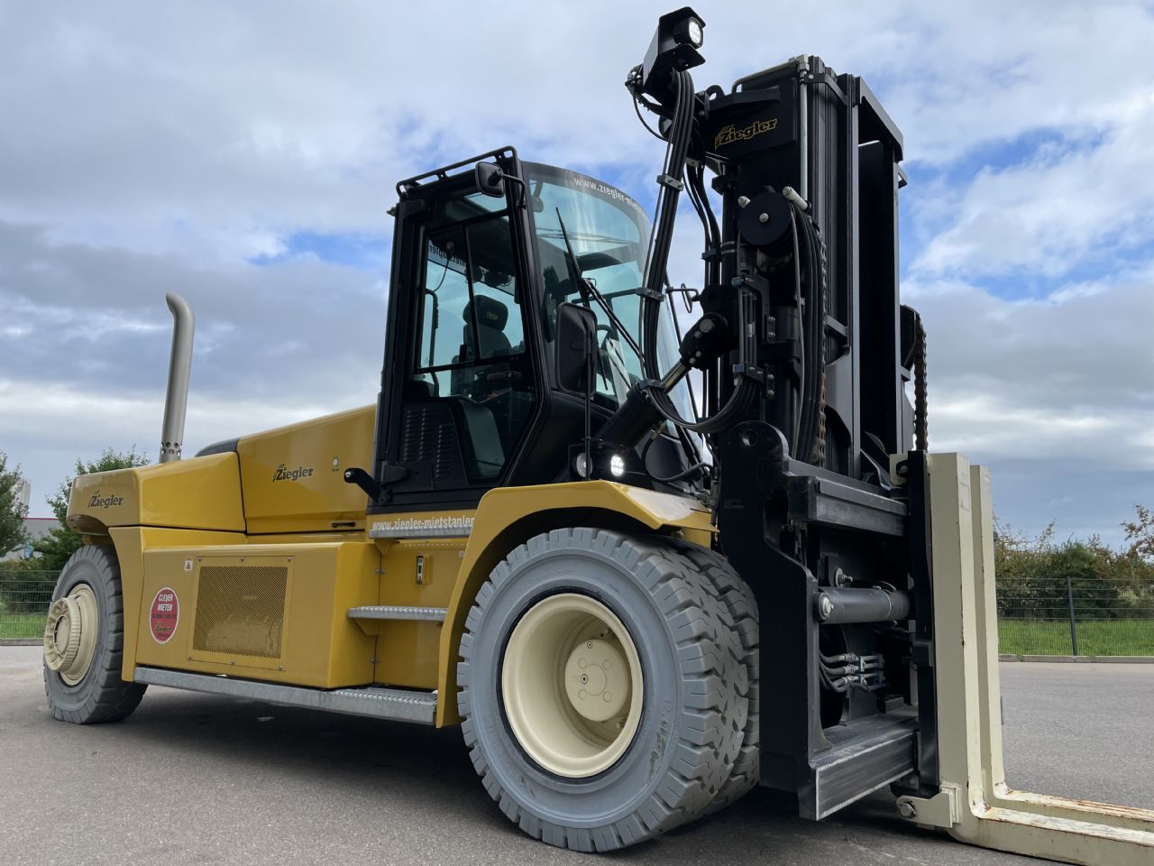 Yale GDP160EF-12 Dieselstapler – Nr. G009667 – Bild 4