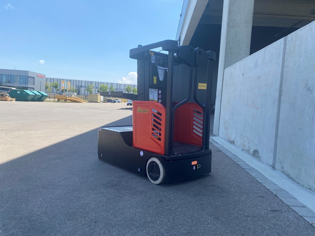 EP JX0 Hochhubkommissionierer – Nr. G011661 – Bild 3