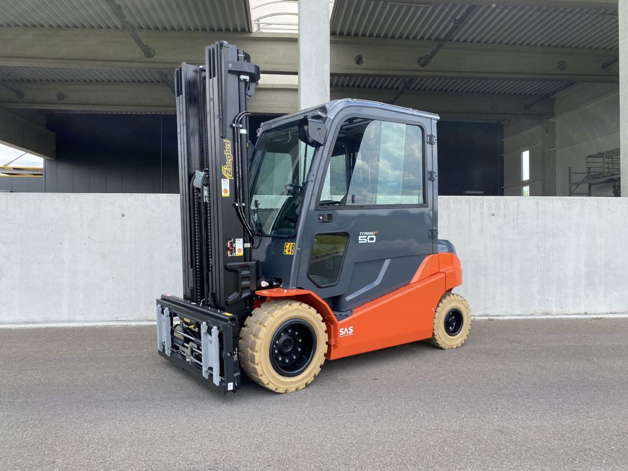 Toyota 8FBMT50 Elektro 4 Rad-Stapler – Nr. G012061