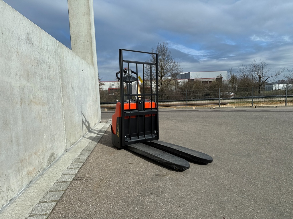 Toyota LWI160 Niederhubwagen – Nr. G013862 – Bild 2