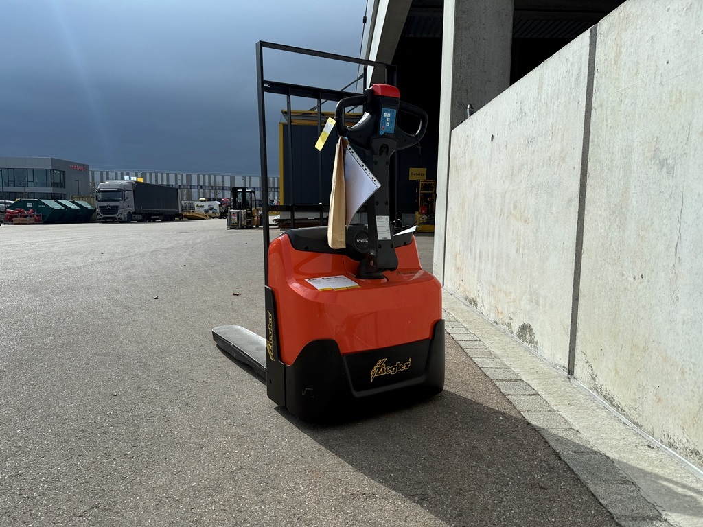 Toyota LWI160 Niederhubwagen – Nr. G013862 – Bild 3