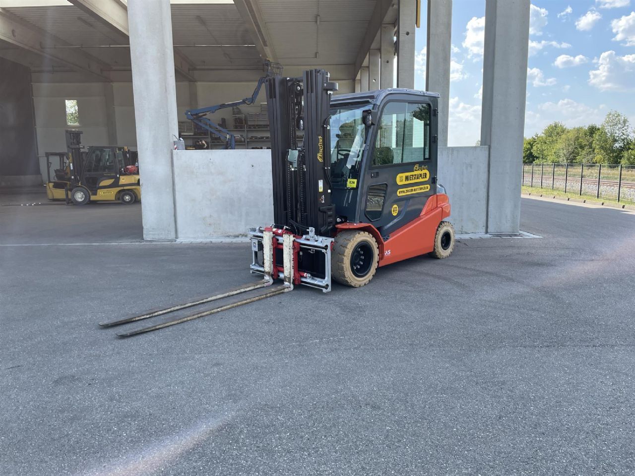 Toyota 8FBMT50 Elektro 4 Rad-Stapler – Nr. G014670