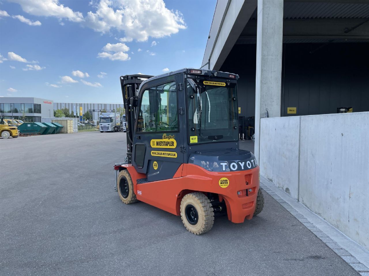 Toyota 8FBMT50 Elektro 4 Rad-Stapler – Nr. G014799 – Bild 3