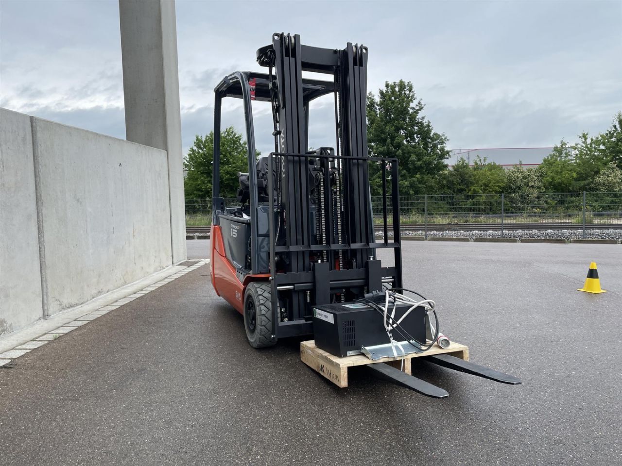 Toyota 8FBE16T Elektro 3 Rad-Stapler – Nr. G015229 – Bild 2