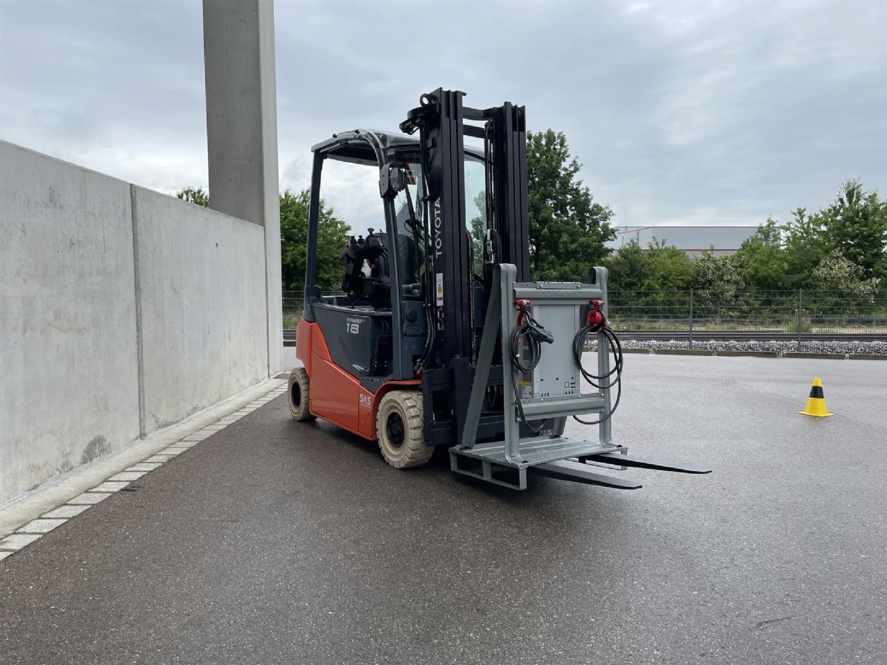 Toyota 8FBM18T Elektro 4 Rad-Stapler – Nr. G015234 – Bild 2